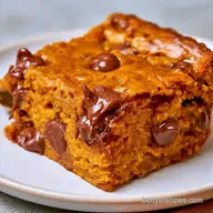 Pumpkin Chocolate Chip Cookie Bars: Chewy